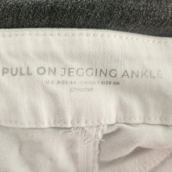 Chico's Beaded Pull-on Ankle Jegging, Chico's size 0, Like New - Picture 8 of 9